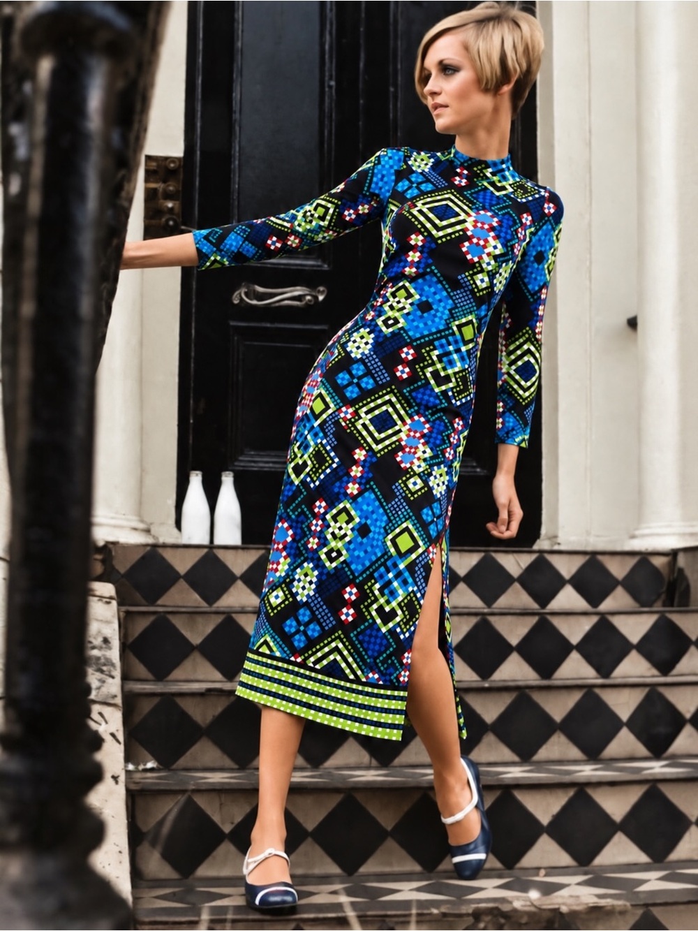 VTG 70s Ports International Psychedelic Mod Print Midi Sheath Dress